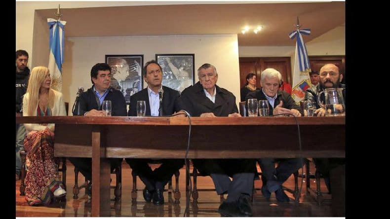 El PJ proclamó la lista de unidad encabezada por Gioja y Daniel Scioli
