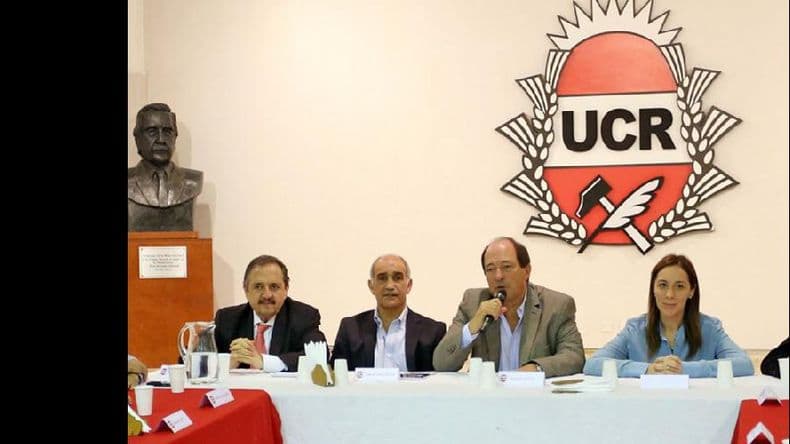 Vidal desembarcó en la UCR y propuso “trabajo en equipo” a intendentes bonaerenses