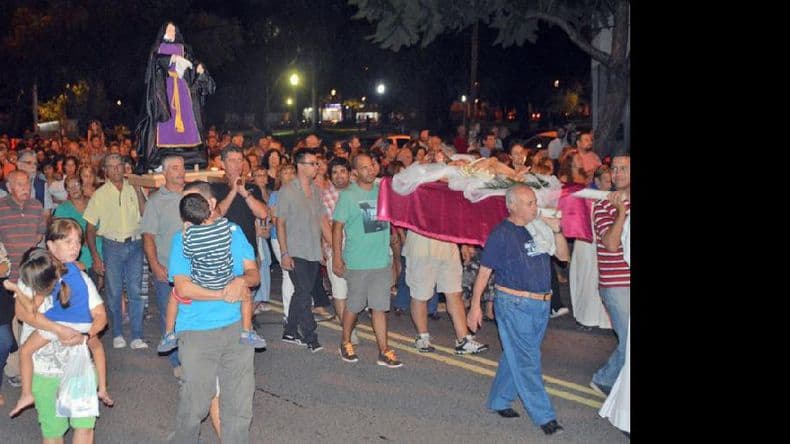 Sábado Santo, tiempo de espera, la Iglesia permanece junto al sepulcro