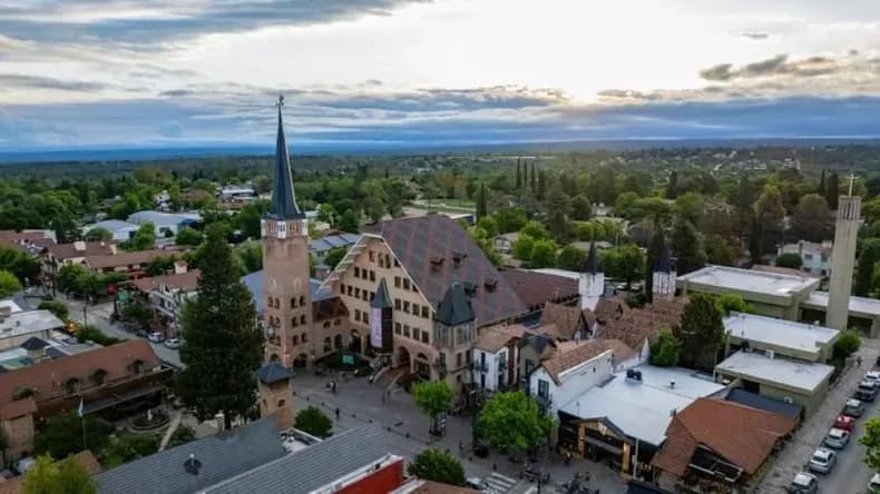 El pueblito cordobés con estilo arquitectónico centroeuropeo que deslumbra en cada Oktoberfest