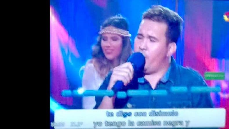 Walter Juárez cantó en el programa “Dar la nota”