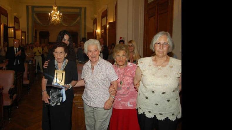 Hombres y mujeres de mi pueblo: hoy Yamile Esper