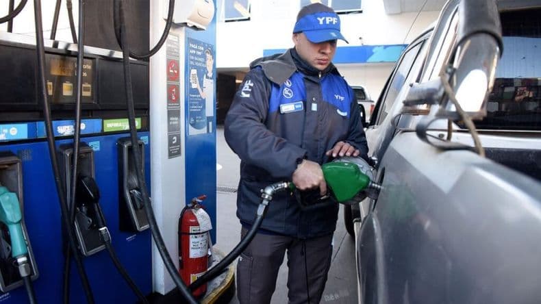 YPF subió los precios y llenar el tanque del auto en Pergamino sale más de 60 mil pesos