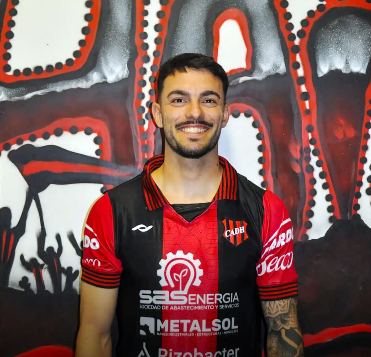 Douglas oficializó la llegada del arquero Gabriel Ratalín