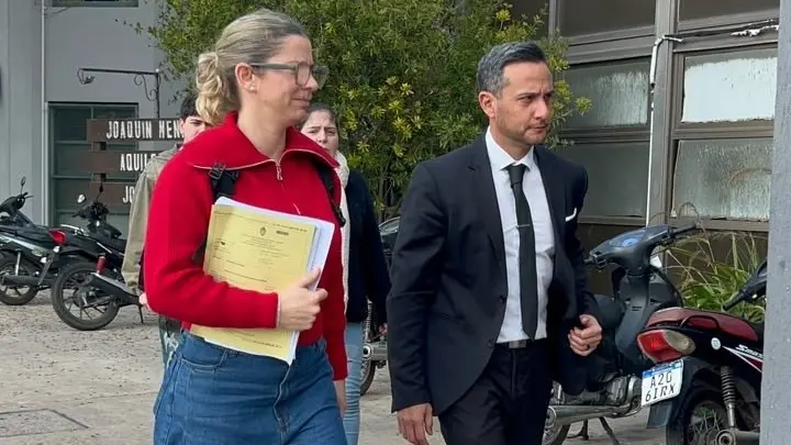 El fiscal Francisco Furnari indagó al acusado del homicidio de Juan Benítez en la sala de internación del Hospital