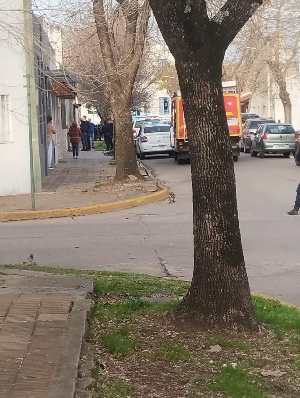 Rescataron una adulta mayor y requirieron la intervención de la Policía y de rescatistas