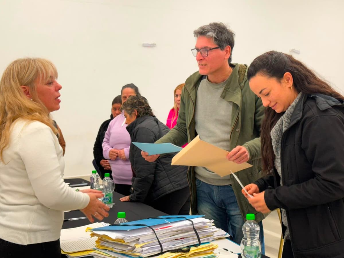 Ramallo: 98 familias avanzaron con la escritura de sus viviendas tras décadas de espera