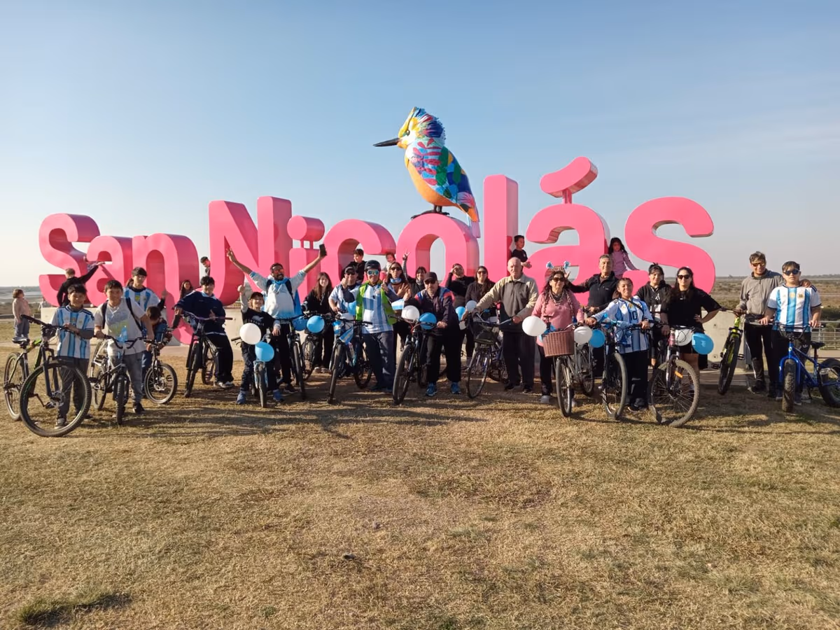 Rodada Patria: familias de San Nicolás celebraron el 9 de Julio sobre dos ruedas