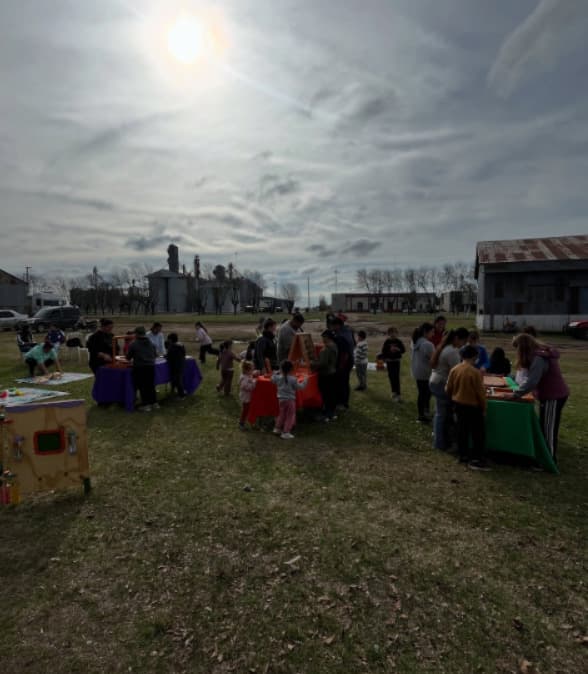 Salto: Expo Peques reunió a cientos de familias con juegos, talleres y actividades educativas