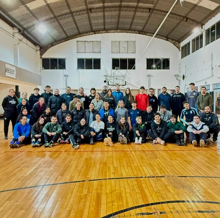 San Antonio de Areco fue sede de una capacitación de FEVA que reunió a entrenadores de voleibol de toda la región