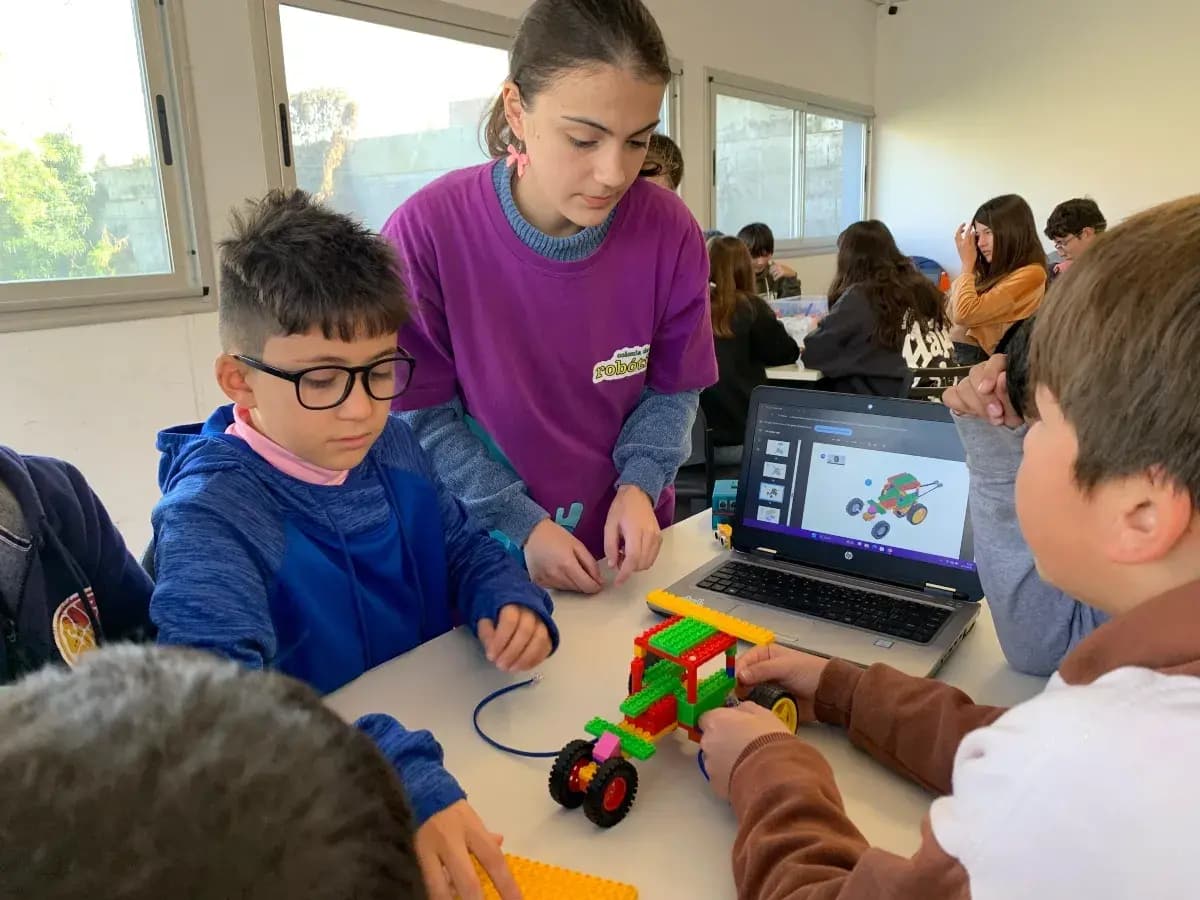 San Nicolás: Más de 1.000 chicos participarán de una nueva edición de la Colonia de Robótica