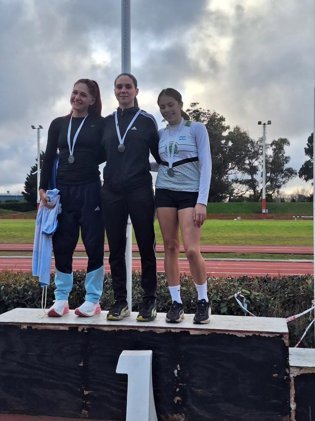 San Pedro: Candela Basaldúa fue bicampeona provincial de atletismo y clasificó al Campeonato Nacional