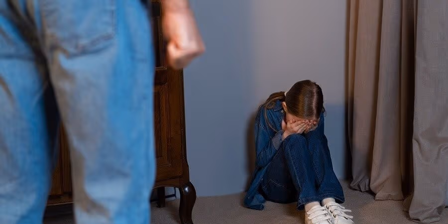 Violencia Doméstica: aprehendieron a un sujeto acusado de agredir y amenazar a su hija