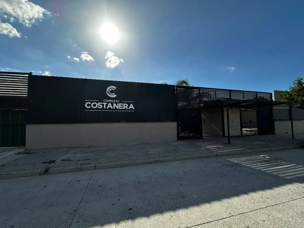 Zárate: Brutal agresión a la salida del Complejo Costanera, un joven continúa internado y avanza la investigación