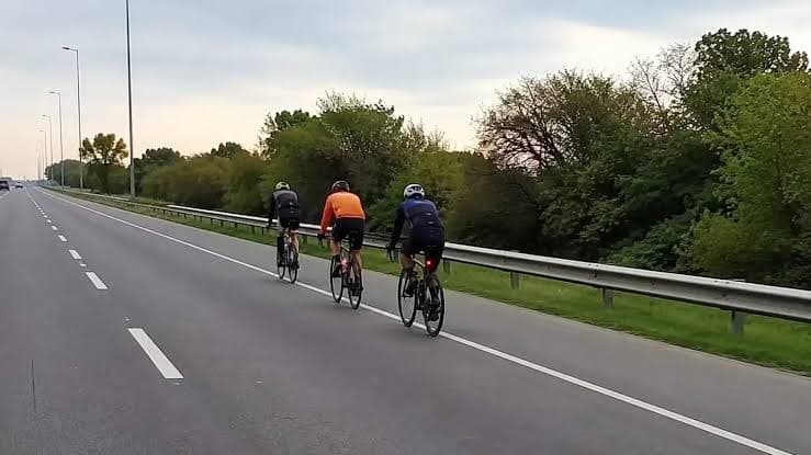 Vialidad Nacional instó a evitar el ingreso de ciclistas en autopistas