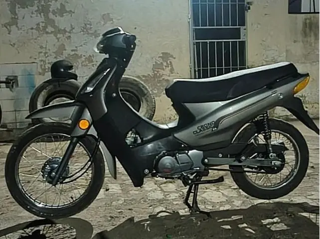 Barrio Belgrano: recuperaron motocicleta robada minutos antes tras persecución de la Policía Local este jueves