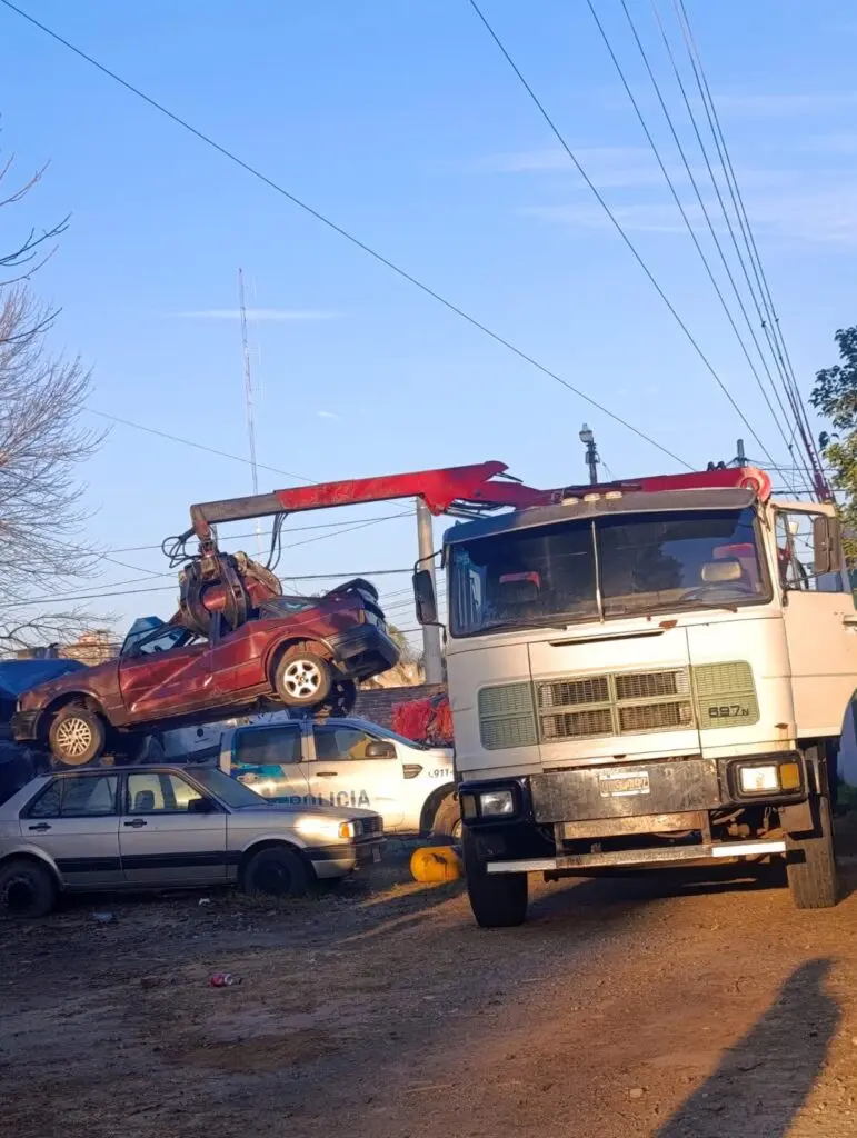 Ramallo retiró y compactó 289 autos abandonados de las dependencias policiales