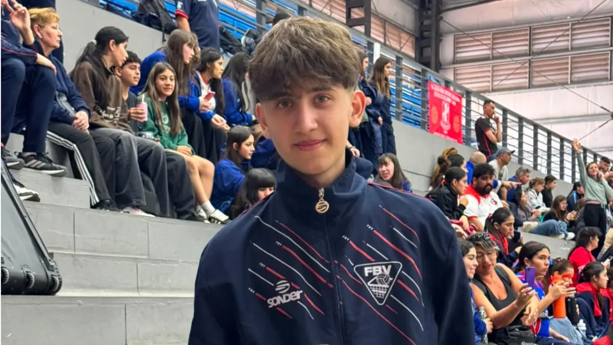 San Pedro: Nacho Bolzi debutó con la selección bonaerense en el Argentino Sub 14 de Vóley