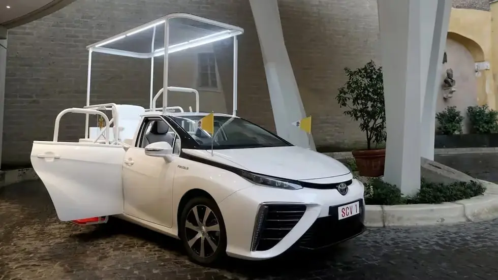 Zárate: Toyota fabricará dos papamóviles para la visita del papa León XIV