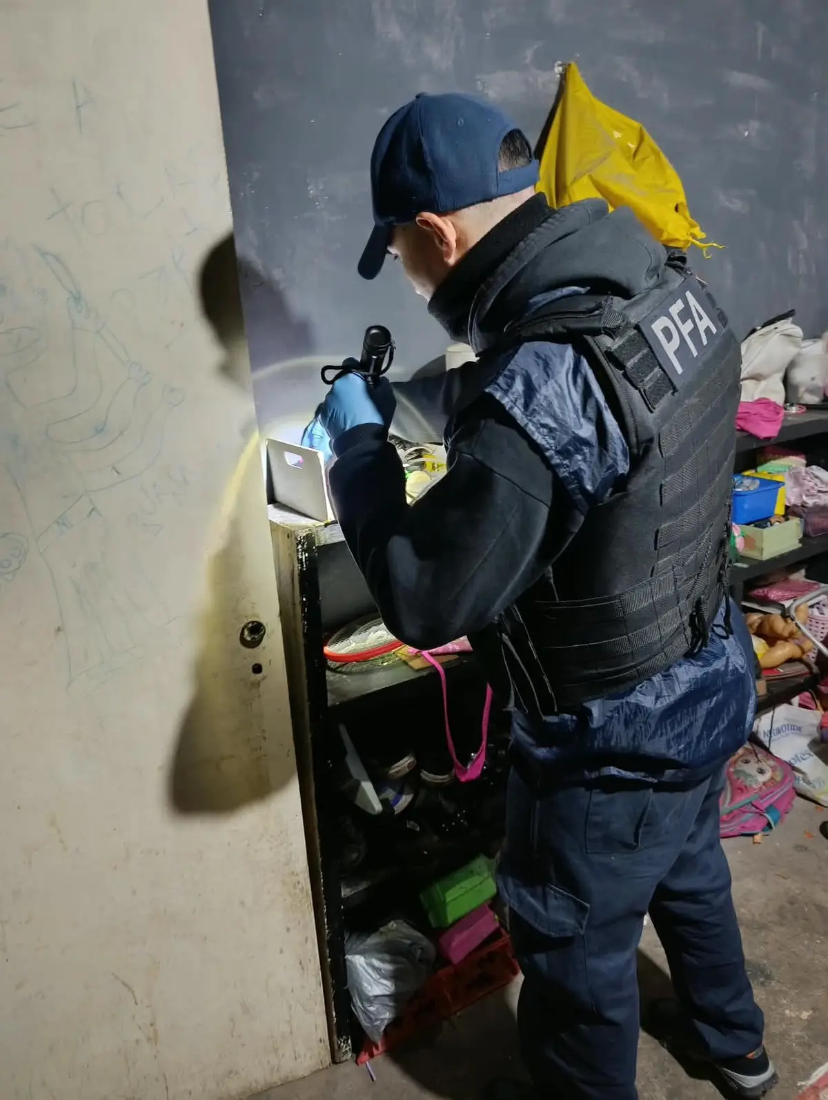 Cibercrimen allanó una vivienda en Pergamino por una investigación sobre prostitución de menores y abuso infantil
