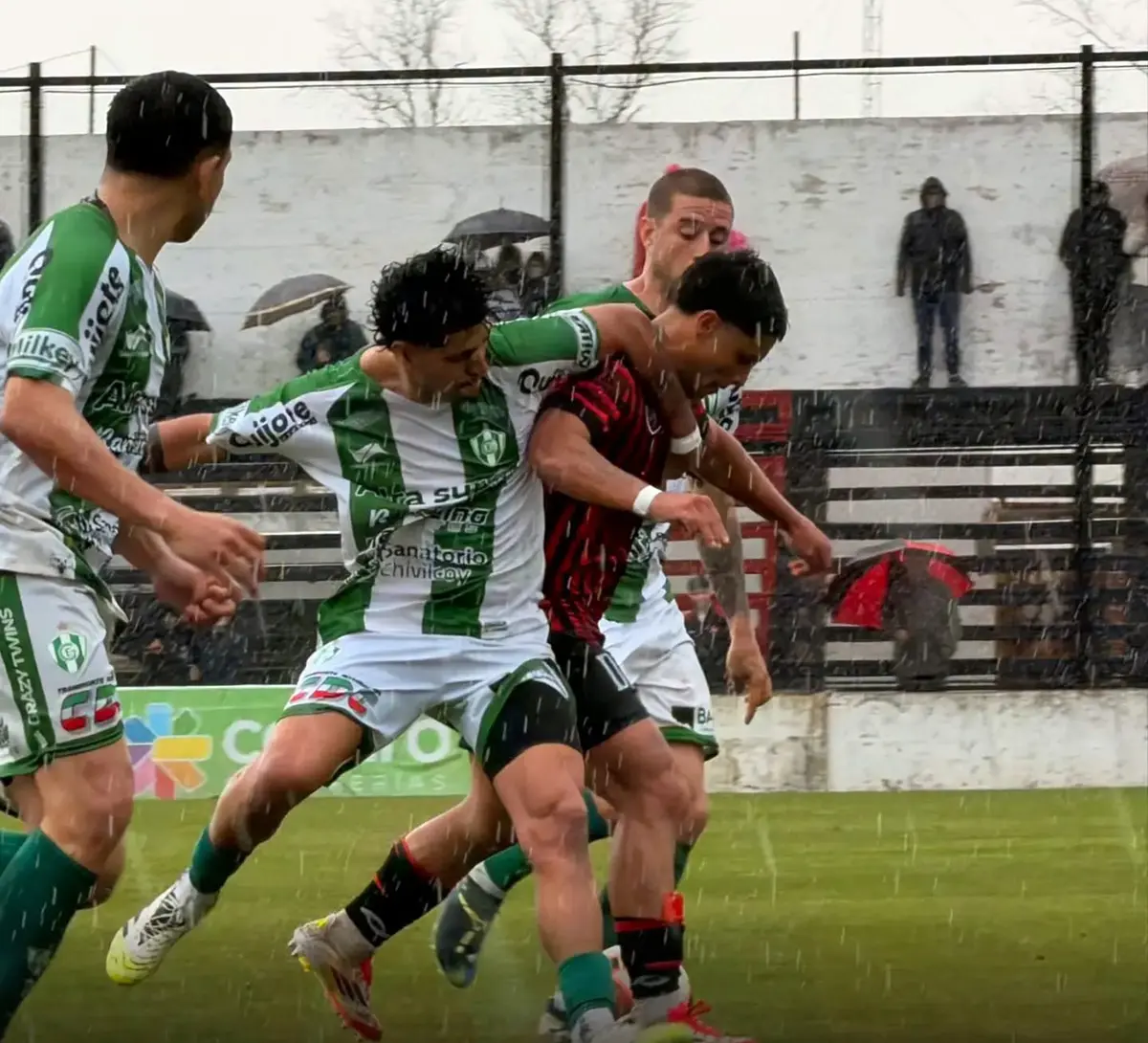 Douglas no pudo quebrar a Gimnasia de Chivilcoy y jugará la Reválida