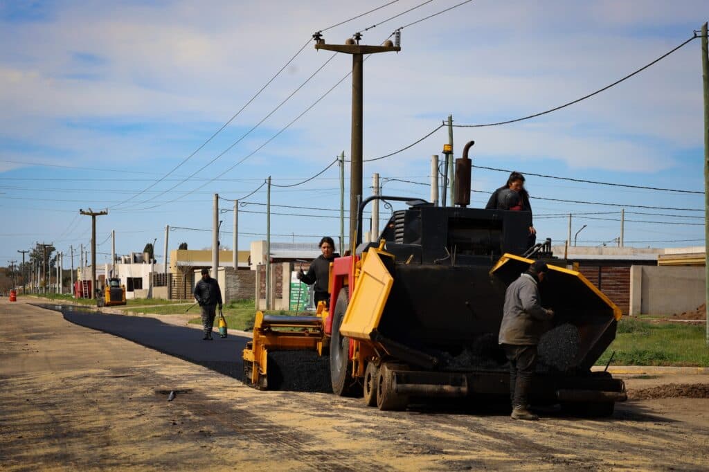 El pavimento llegó al Procrear, una obra clave para consolidar la zona sur