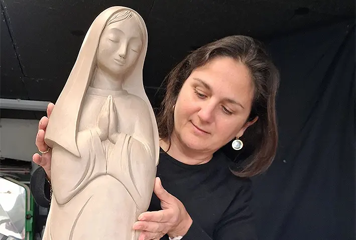 Natalia Cinalli: arte, raíces pergaminenses y una vida dedicada a la escultura en Francia