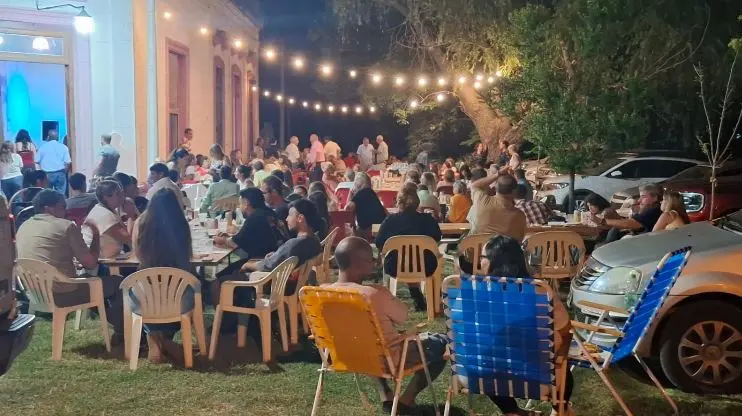 Peña, música y baile: el Club Social de Mariano Benítez se prepara para otra gran noche