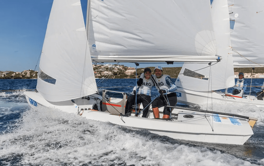 San Pedro: Julio Alsogaray y Malena Sciarra fueron subcampeones mundiales de Snipe en Menorca