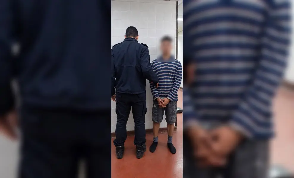 Un sujeto exaltado atacó a médicos y policías en el Hospital San José y terminó aprehendido