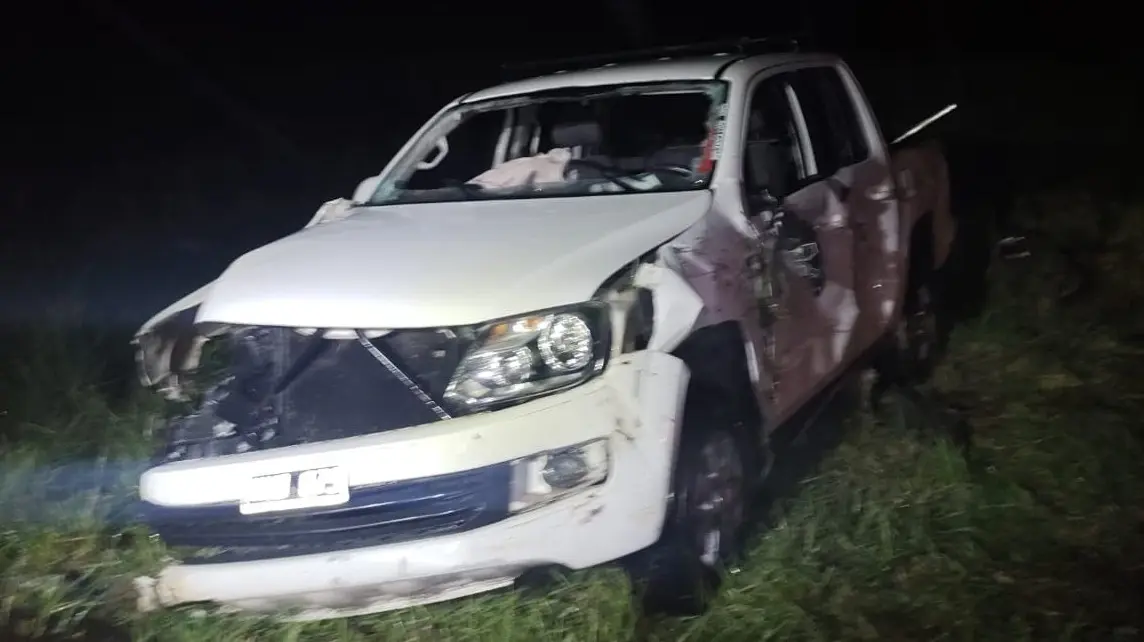 Una camioneta volcó en la ruta 8, a la altura del Aeródromo y su conductor resultó ileso