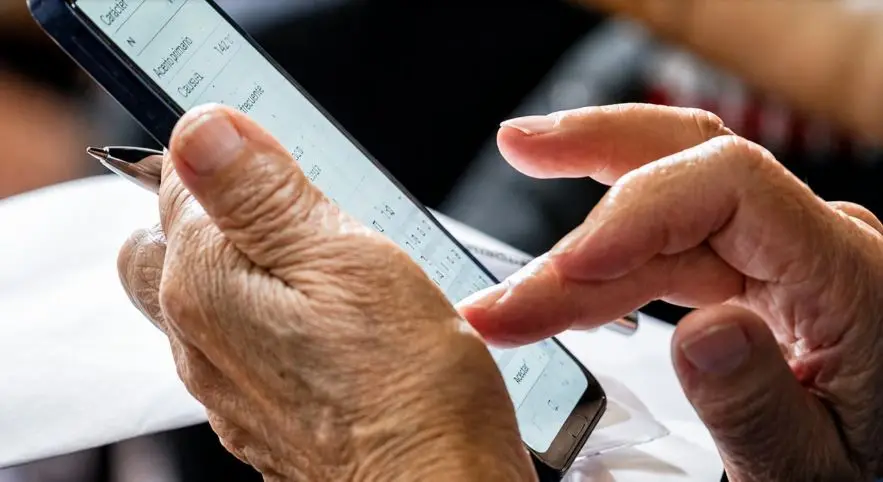 ¡Alerta jubilados! Advierten por una nueva estafa que utiliza los nombres del IPS y el IOMA