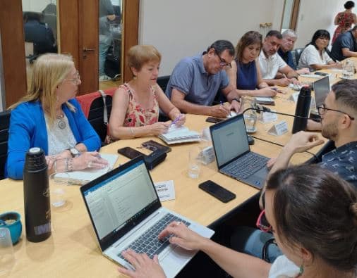Paritarias bonaerenses: el Gobierno convocó a estatales y docentes para reabrir la discusión salarial