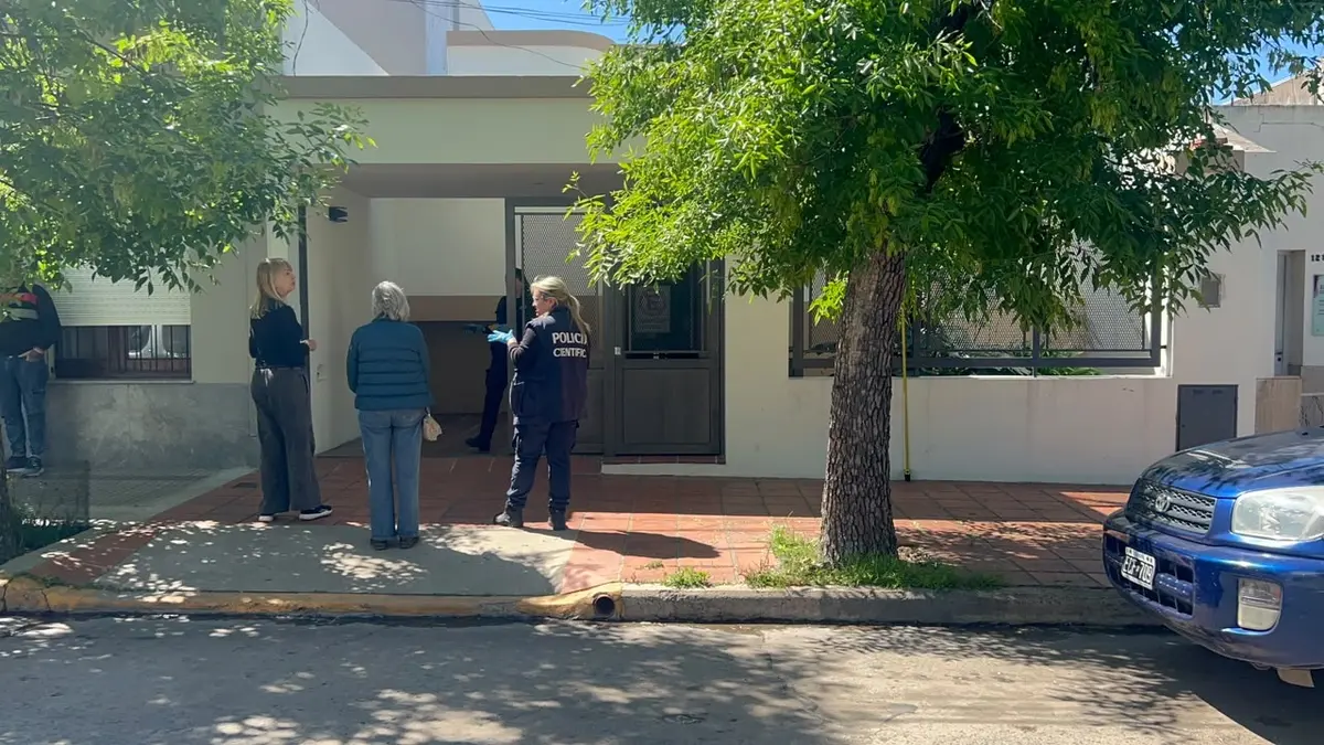 El asaltante de la mujer en calle italia es el tío del parquero de la casa