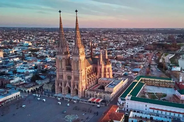 Luján se prepara para recibir al Papa: habilitaron un portal con alojamientos y servicios