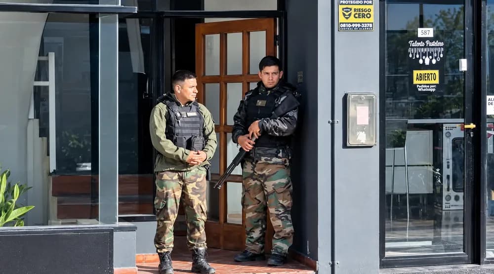 La investigación por el violento asalto sufrido por el Juez Federal Carlos Villafuerte Ruzo avanzó en las últimas horas con una serie de operativos policiales.
