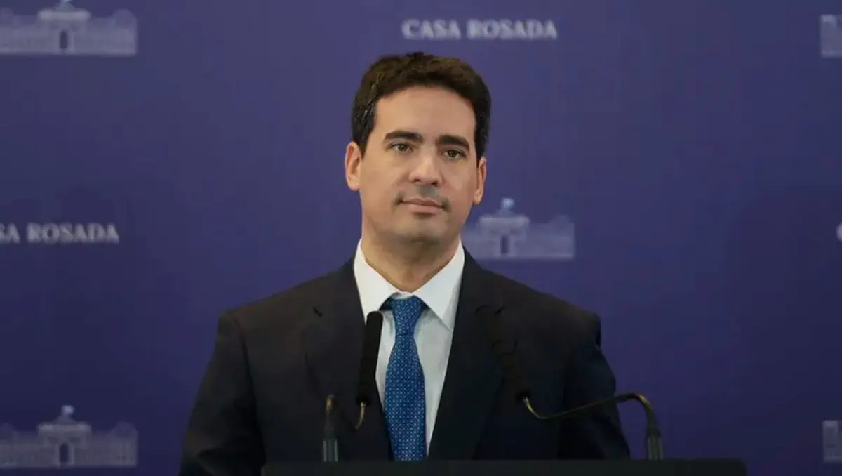 Qué dijo el vocero sobre los médicos bonaerenses y qué dice la letra de las leyes que citó