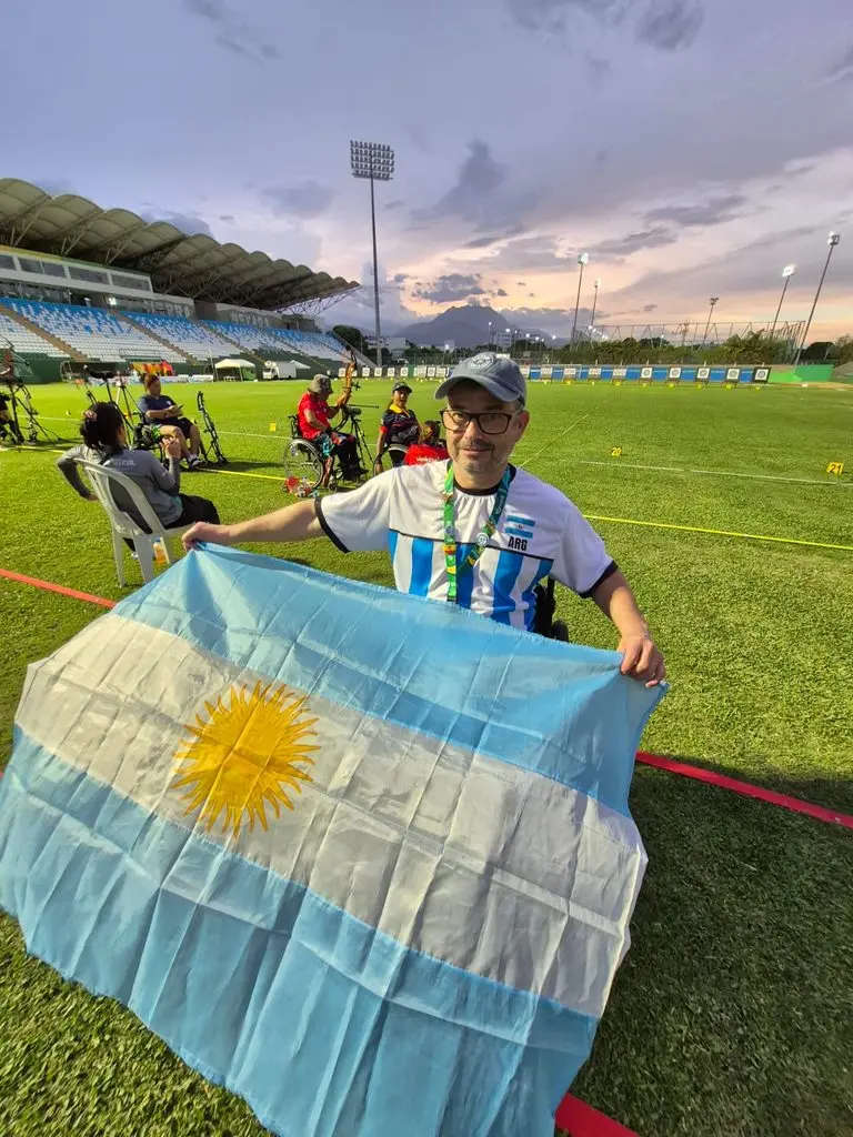 La delegación argentina estuvo integrada además de los 159 deportistas, por 13 asistentes, 50 personas del staff, 7 médicos y kinesiólogos y 5 de la misión.
