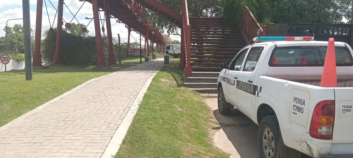 Un hombre intentó quitarse la vida al arrojarse desde el puente de hierro del Viaducto, pero se le cortó la soga